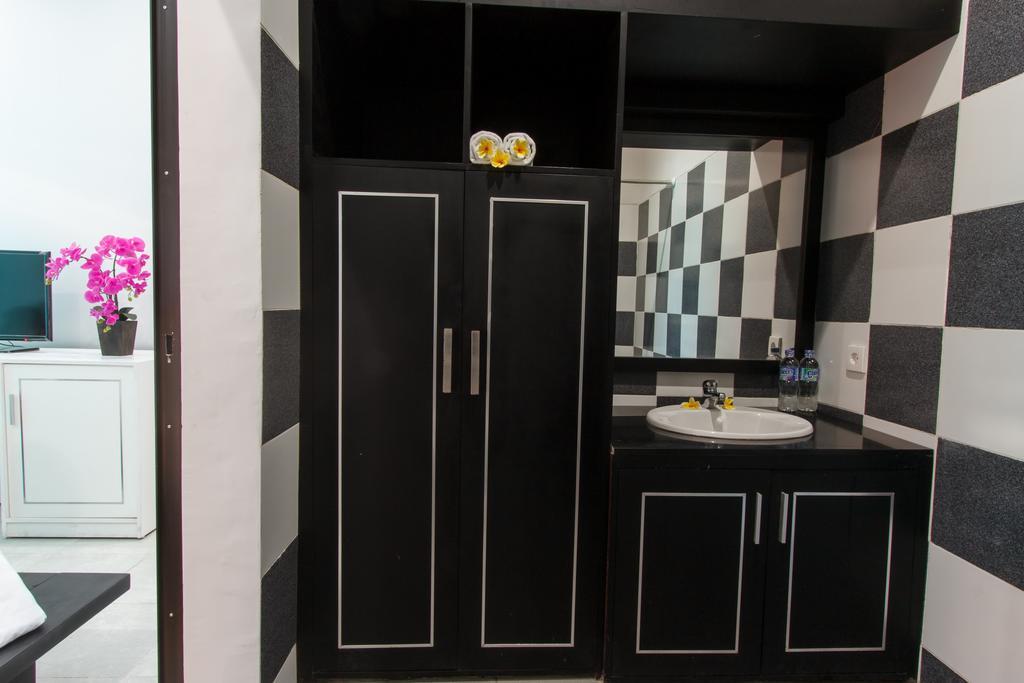 Rabasta Mahayana Kuta Hotel Бали Экстерьер фото